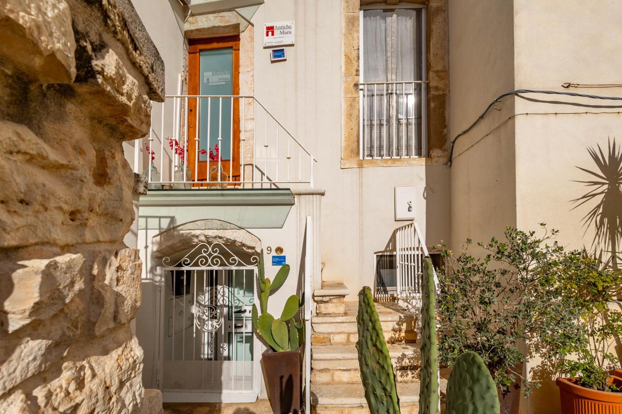 Antiche Mura Apartments"Nido Di Puglia" Monovano Turi Bagian luar foto