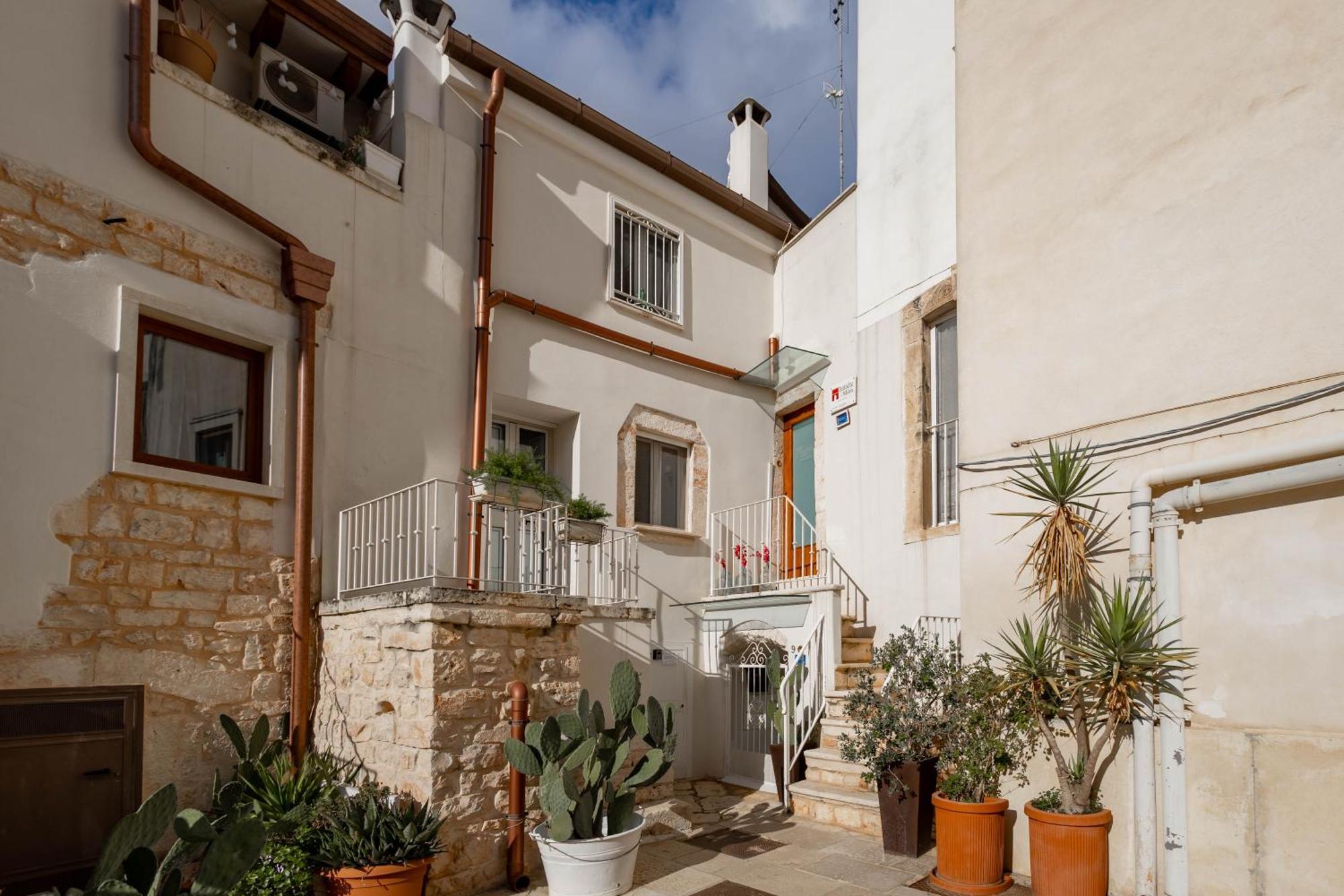 Antiche Mura Apartments"Nido Di Puglia" Monovano Turi Bagian luar foto